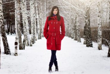 Frau in aktuelle Wintermode.