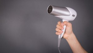 © Waler - Fotolia.com Welcher Haarföhn ist wirklich gut für die Haare?