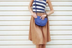 © Africa Studio - Fotolia.com Der Midirock hat den Maxirock bei den Modetrends den Rang abgelaufen