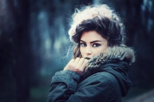 © Bessi - pixabay Der Grunge Look mit schwarz geschminkten Lippen