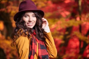 © ZoomTeam - Fotolia.com Das wechselhafte Herbstwetter ist eine wahre Herausforderung was die Kleidung angeht