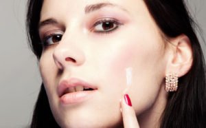 © Cara-Foto - Fotolia.com ABC-Creams gleichen jeden Teint wunderbar aus