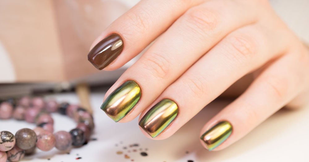 © Vadim - Fotolia.com Nagellack Trend 2017 Metallic