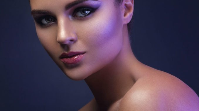 Strobing: Unsere Anleitung für Dein perfektes Glow-Make-Up