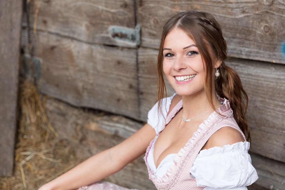 © Christian Schwier / stock.adobe.com Ohrschmuck zum Dirndl