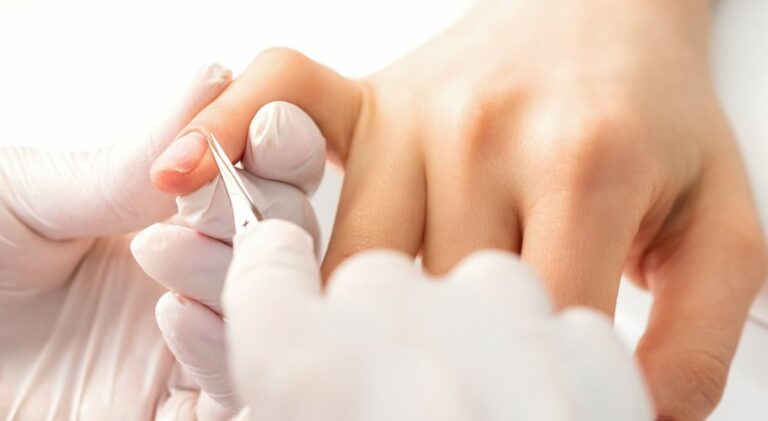 Bare Nails: So gelingt Dir der Maniküre-Trend - Beauty ...