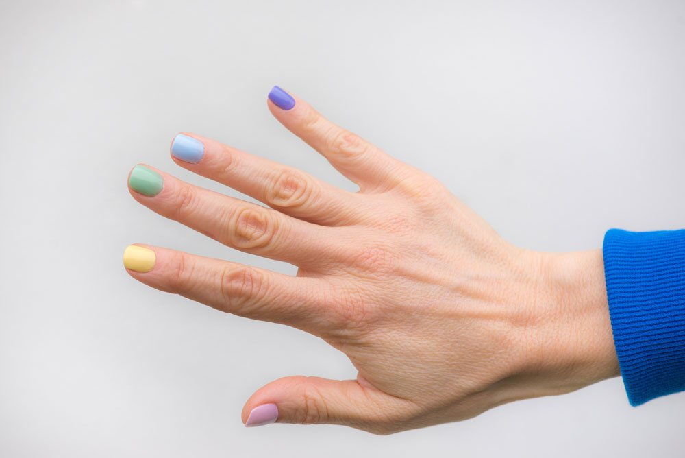 Rainbow Nails in Pastelltönen