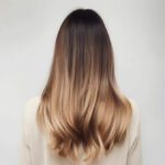 Ist die Naturhaarfarbe wieder gewünscht, ist Balayage eine von mehreren Möglichkeiten.